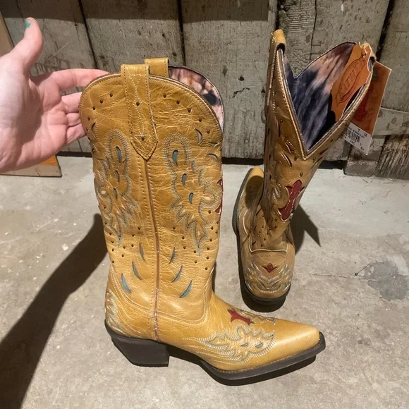 Laredo Women’s Cowboy Boots in embroidered cutout tan leather. Size 7 NWT - Picture 9 of 11